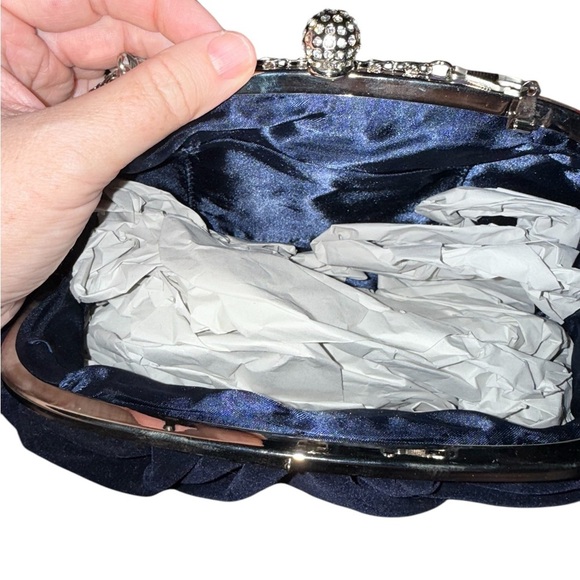 NWT Elegant Navy d’Margeaux Wristlet Clutch - Picture 5 of 12